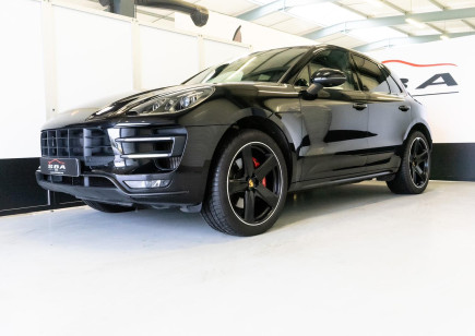 PORSCHE Macan Turbo