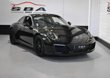 PORSCHE 911 Carrera 4S