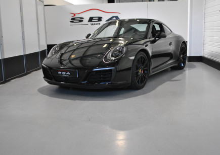 PORSCHE 911 Carrera 4S