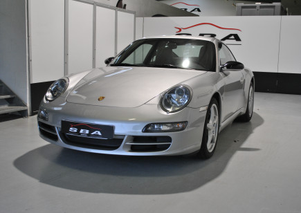 PORSCHE 911 Carrera