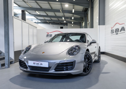 PORSCHE 911 Carrera 
